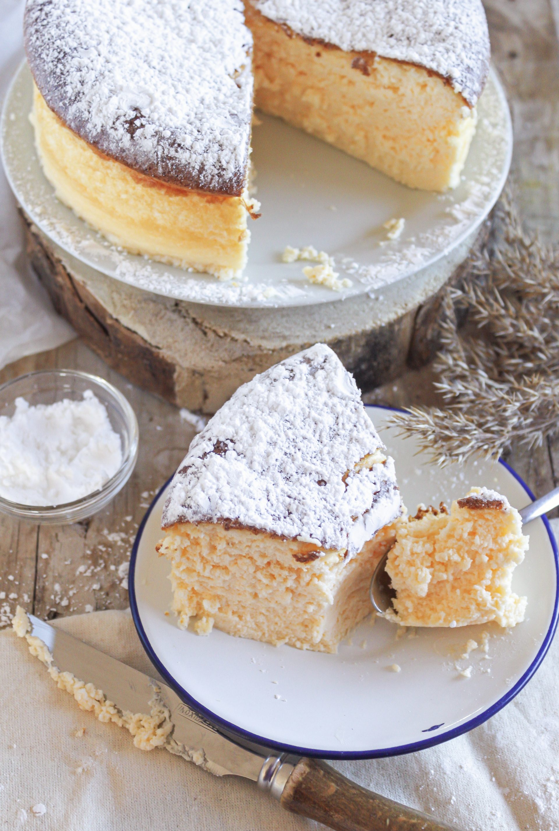 Tarta de queso japonesa ultra esponjosa espolvoreada con azúcar glas estilo nube Soulfood