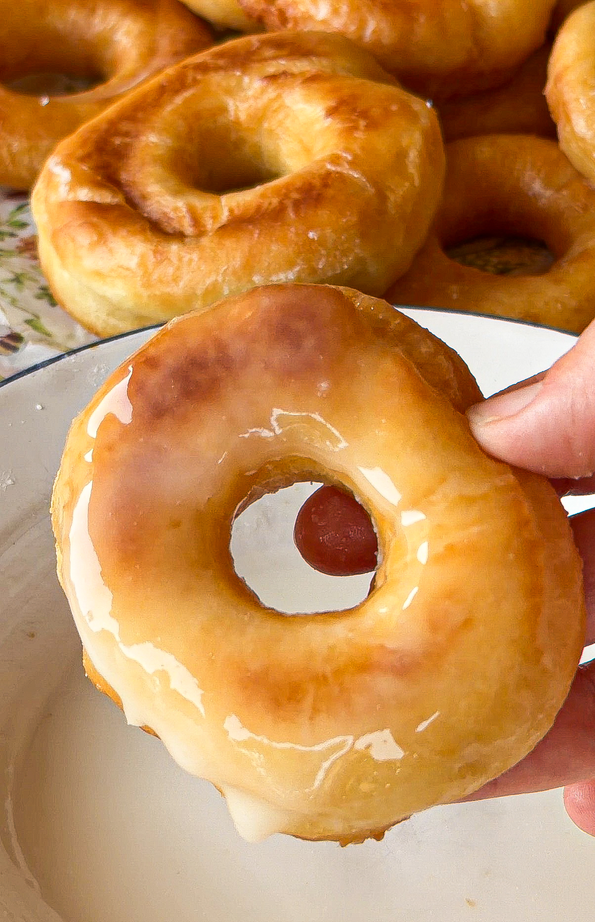 Donuts caseros esponjosos con glaseado